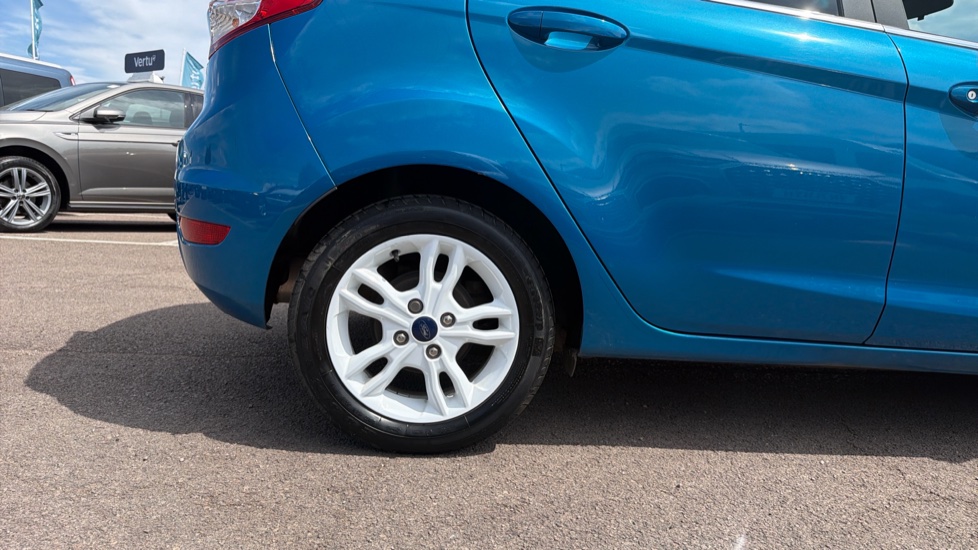 Ford Fiesta 1.25 82 Zetec Blue 5dr Petrol Hatchback - Image 7