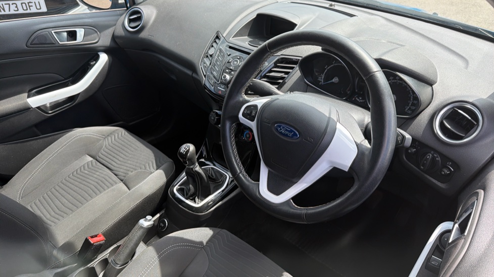 Ford Fiesta 1.25 82 Zetec Blue 5dr Petrol Hatchback - Image 11