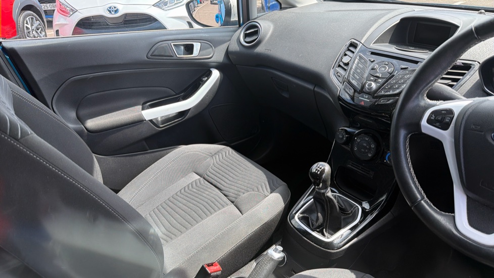 Ford Fiesta 1.25 82 Zetec Blue 5dr Petrol Hatchback - Image 14
