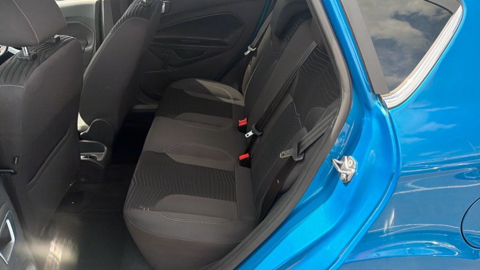 Ford Fiesta 1.25 82 Zetec Blue 5dr Petrol Hatchback - Image 16