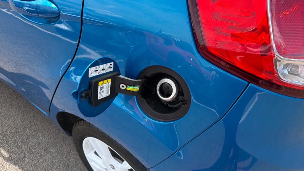 Ford Fiesta 1.25 82 Zetec Blue 5dr Petrol Hatchback - Image 23