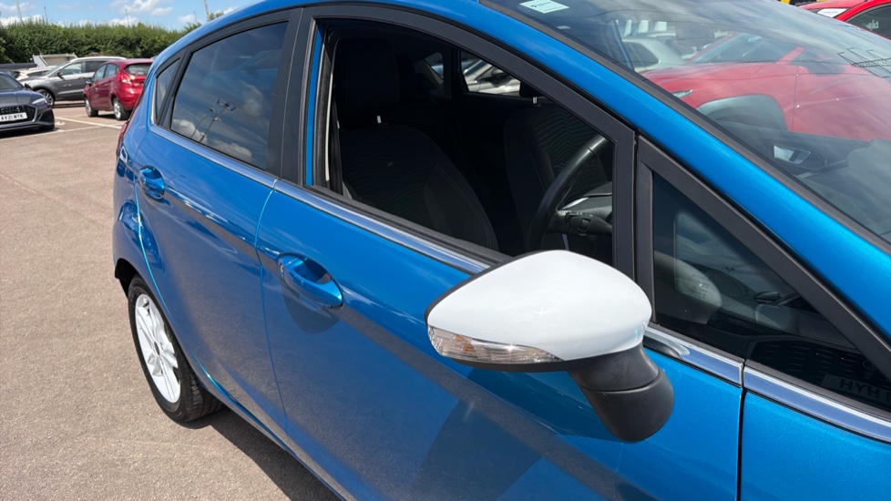 Ford Fiesta 1.25 82 Zetec Blue 5dr Petrol Hatchback - Image 28