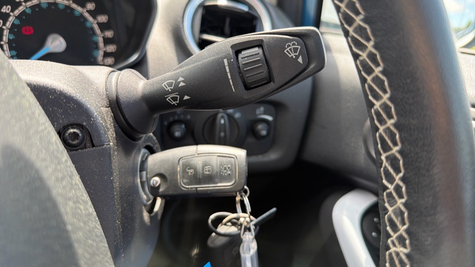 Ford Fiesta 1.25 82 Zetec Blue 5dr Petrol Hatchback - Image 38