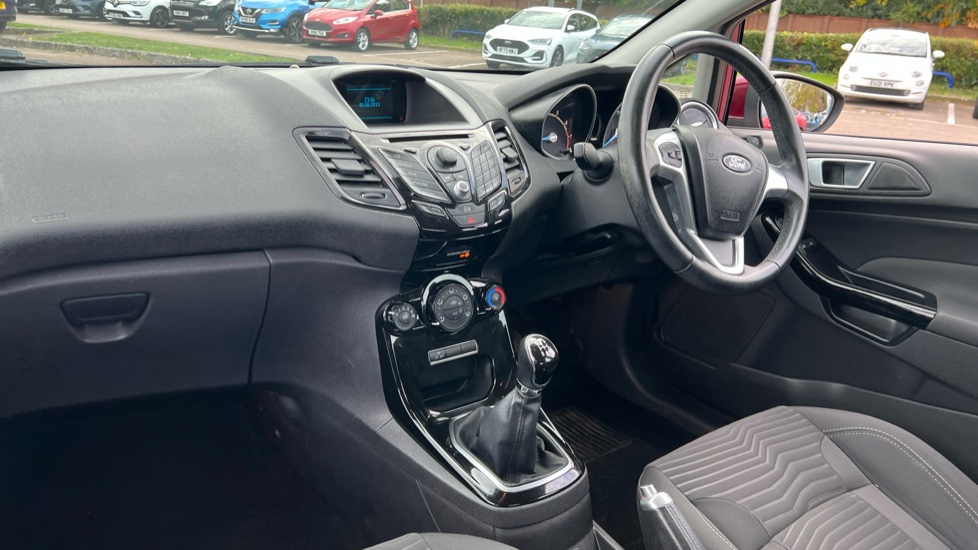 Ford Fiesta 1.0 Zetec 5dr Petrol Hatchback - Image 9