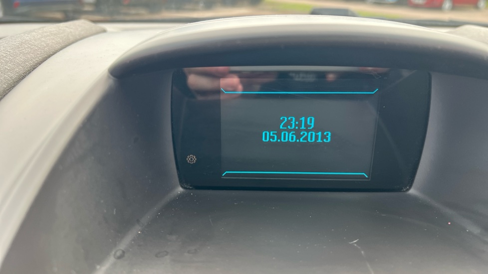 Ford Fiesta 1.0 Zetec 5dr Petrol Hatchback - Image 12