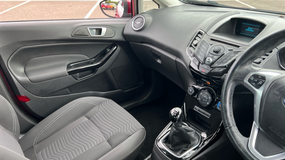 Ford Fiesta 1.0 Zetec 5dr Petrol Hatchback - Image 14