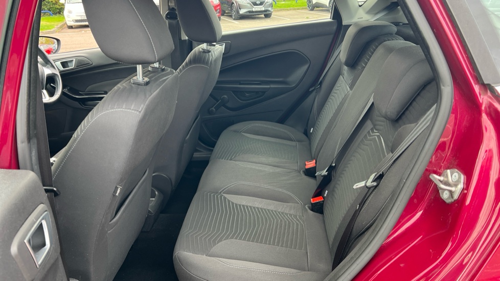 Ford Fiesta 1.0 Zetec 5dr Petrol Hatchback - Image 16