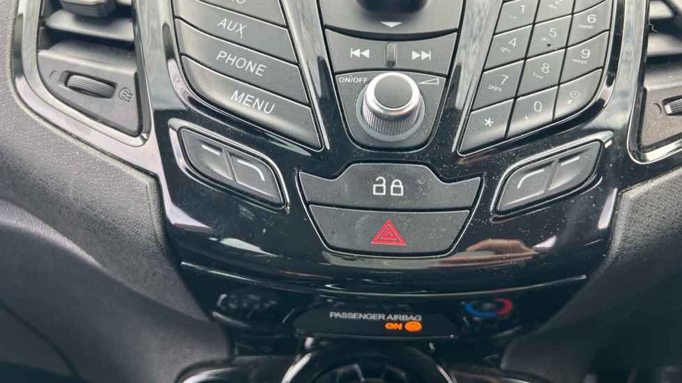 Ford Fiesta 1.0 Zetec 5dr Petrol Hatchback - Image 28