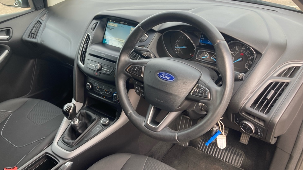 Ford Focus 1.0 EcoBoost 125 Zetec Edition 5dr Petrol Hatchback - Image 11
