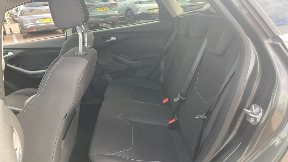 Ford Focus 1.0 EcoBoost 125 Zetec Edition 5dr Petrol Hatchback - Image 16
