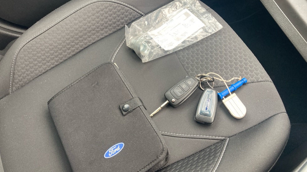Ford Focus 1.0 EcoBoost 125 Zetec Edition 5dr Petrol Hatchback - Image 19