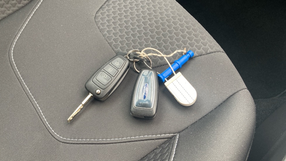 Ford Focus 1.0 EcoBoost 125 Zetec Edition 5dr Petrol Hatchback - Image 20