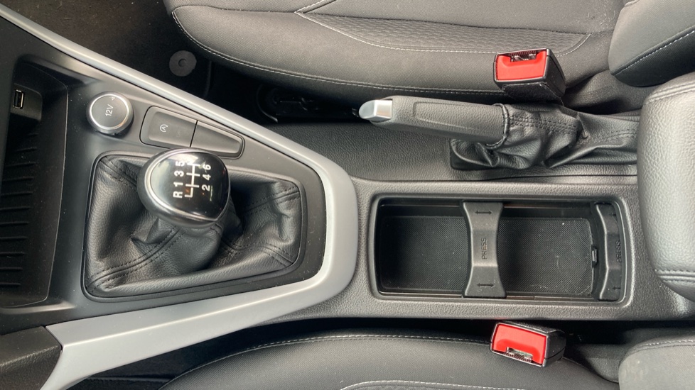 Ford Focus 1.0 EcoBoost 125 Zetec Edition 5dr Petrol Hatchback - Image 24