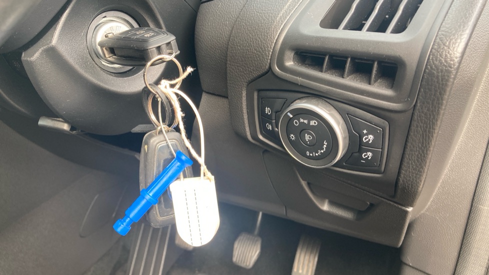 Ford Focus 1.0 EcoBoost 125 Zetec Edition 5dr Petrol Hatchback - Image 27