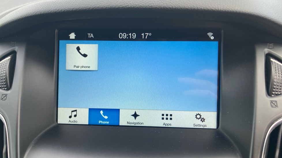 Ford Focus 1.0 EcoBoost 125 Zetec Edition 5dr Petrol Hatchback - Image 30