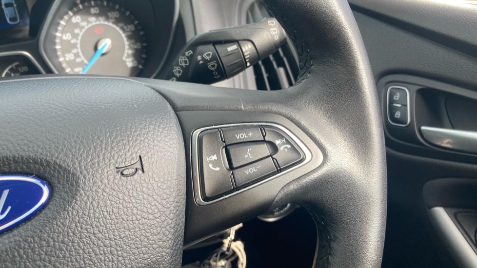 Ford Focus 1.0 EcoBoost 125 Zetec Edition 5dr Petrol Hatchback - Image 39