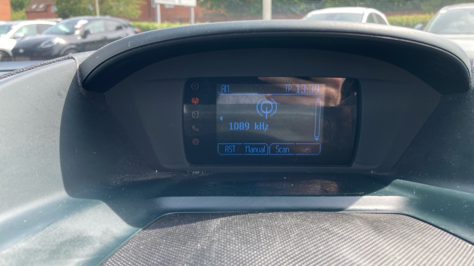 Ford C-MAX 1.6 Zetec 5dr Petrol Estate - Image 27