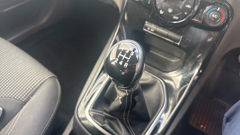 Ford Fiesta 1.0 EcoBoost Titanium 5dr Petrol Hatchback - Image 13