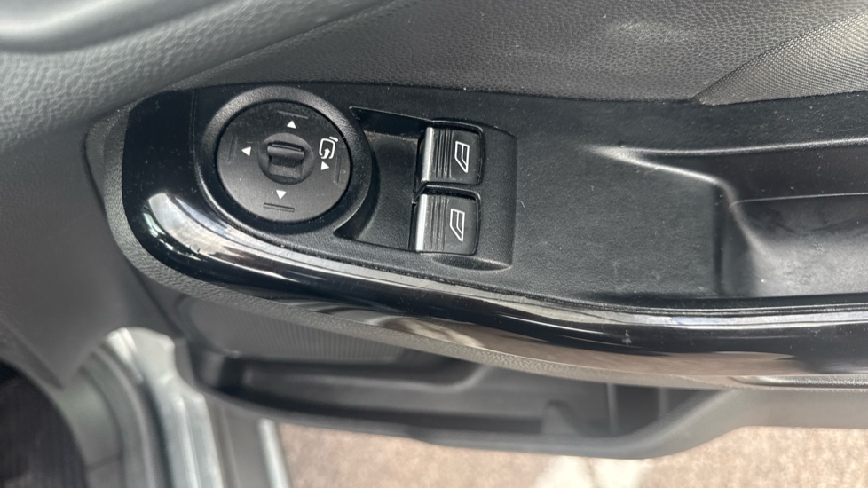 Ford Fiesta 1.0 EcoBoost Titanium 5dr Petrol Hatchback - Image 22