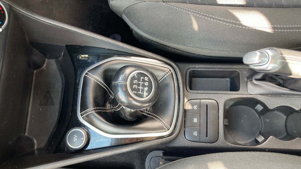 Ford Fiesta 1.0 EcoBoost Zetec 5dr Petrol Hatchback - Image 21