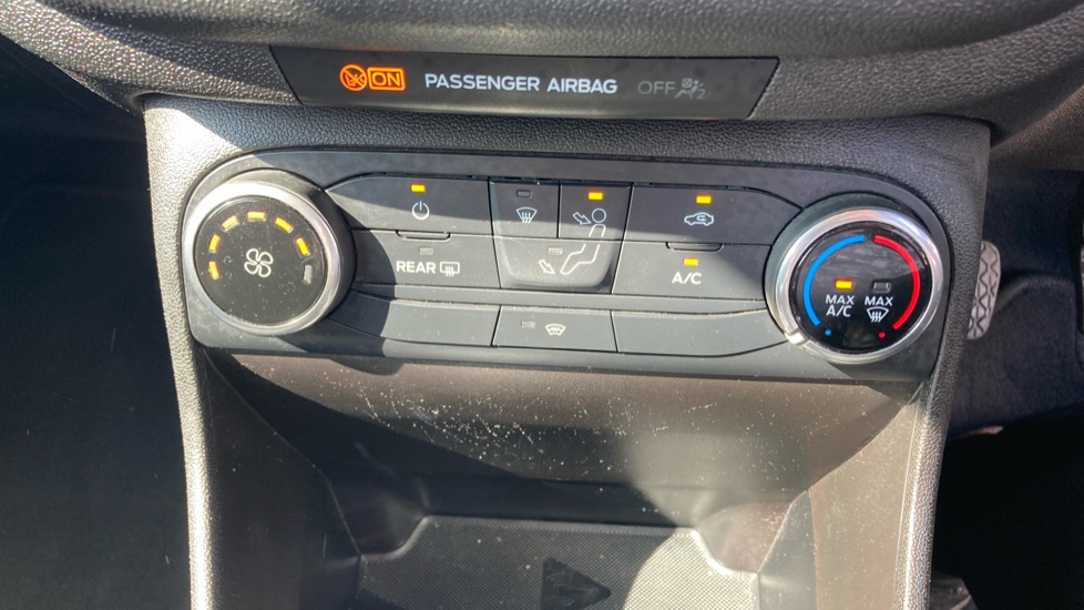 Ford Fiesta 1.0 EcoBoost Zetec 5dr Petrol Hatchback - Image 23