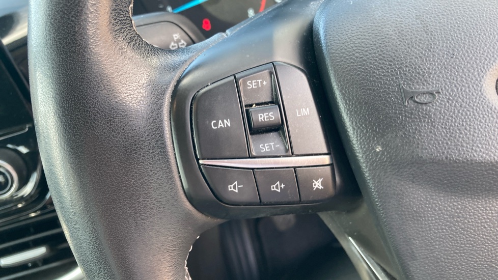 Ford Fiesta 1.0 EcoBoost Zetec 5dr Petrol Hatchback - Image 24