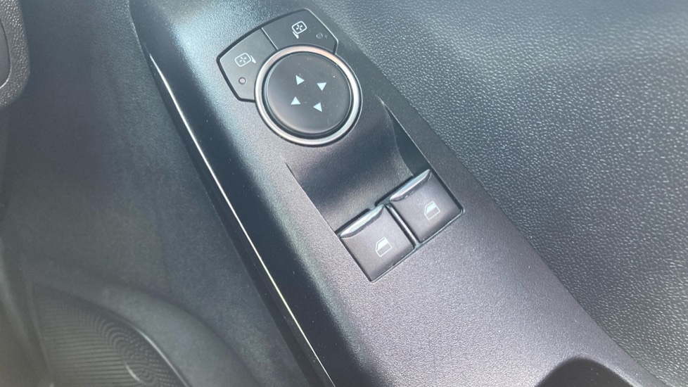 Ford Fiesta 1.0 EcoBoost Zetec 5dr Petrol Hatchback - Image 27