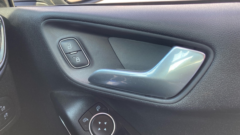 Ford Fiesta 1.0 EcoBoost Zetec 5dr Petrol Hatchback - Image 28