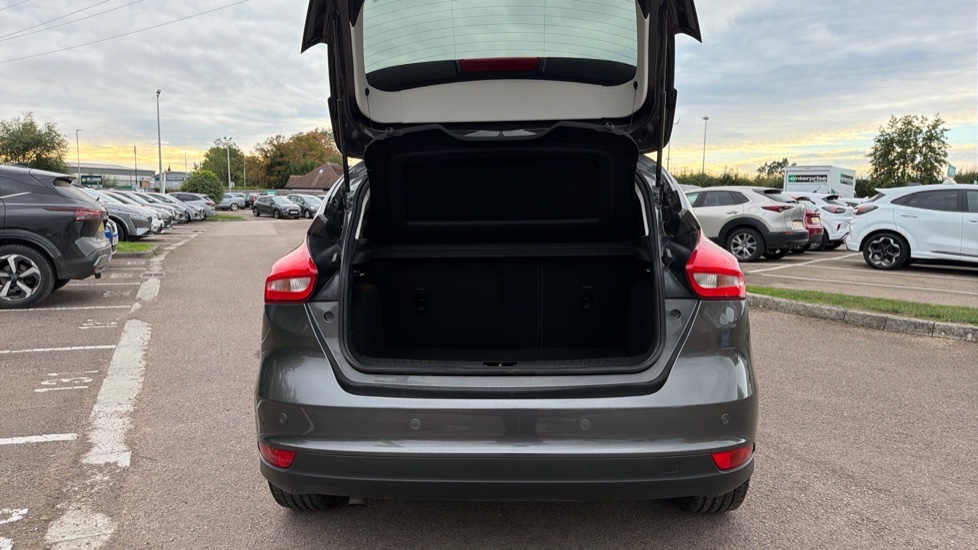 Ford Focus 1.0 EcoBoost 125 Titanium 5dr Petrol Hatchback - Image 4