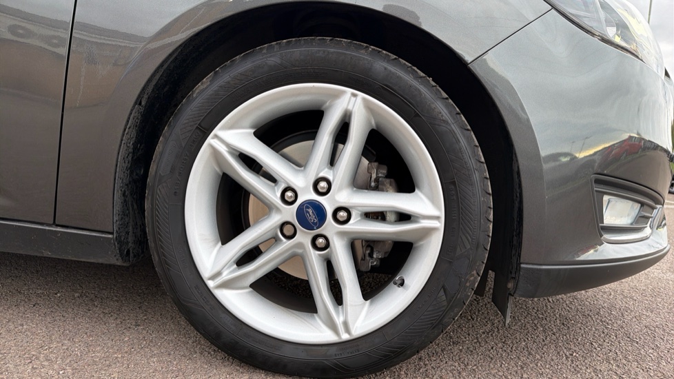 Ford Focus 1.0 EcoBoost 125 Titanium 5dr Petrol Hatchback - Image 7