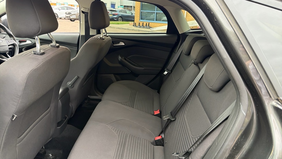 Ford Focus 1.0 EcoBoost 125 Titanium 5dr Petrol Hatchback - Image 16