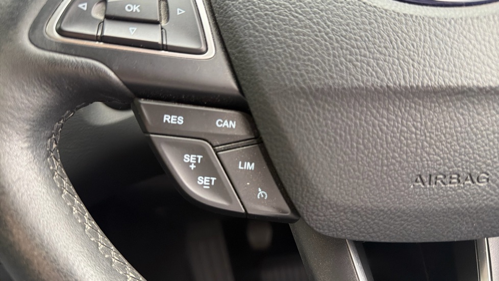 Ford Focus 1.0 EcoBoost 125 Titanium 5dr Petrol Hatchback - Image 21