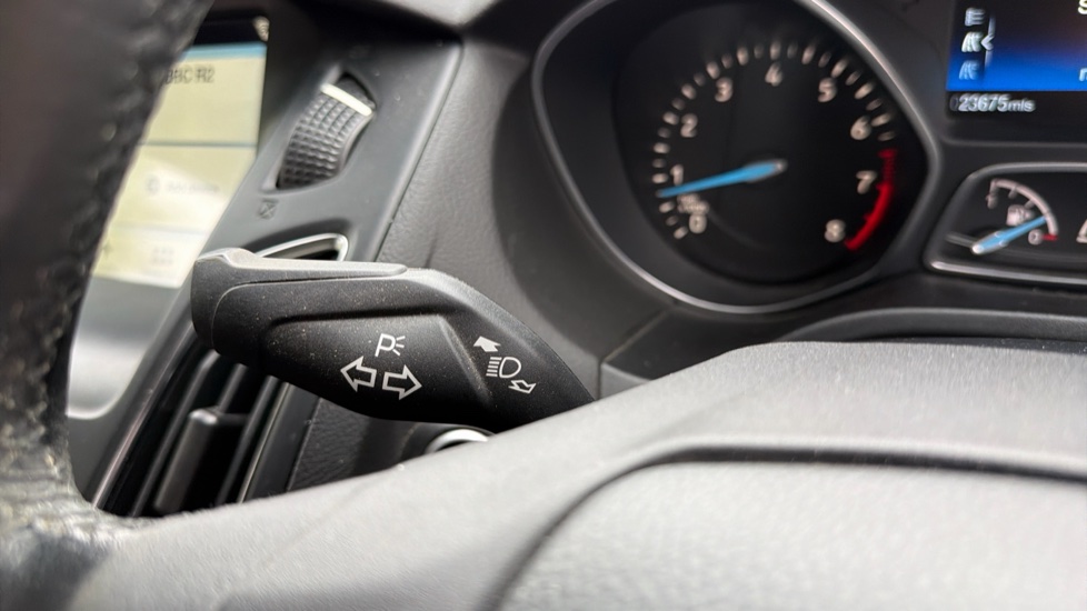 Ford Focus 1.0 EcoBoost 125 Titanium 5dr Petrol Hatchback - Image 25