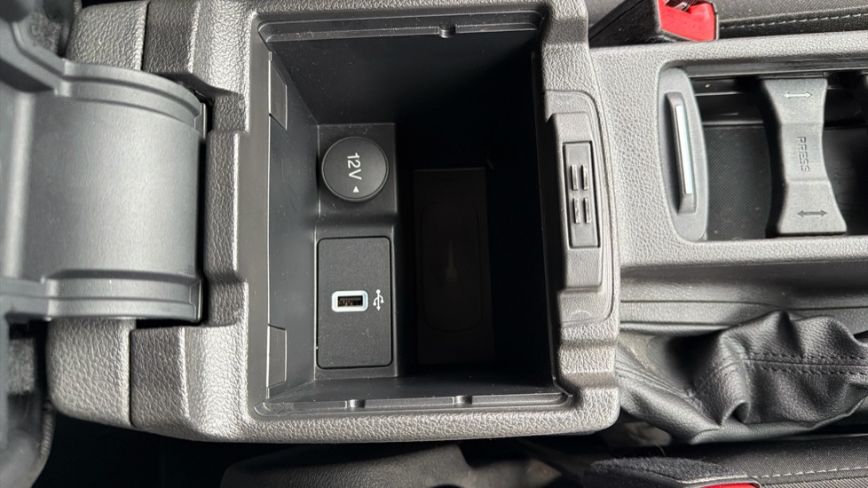 Ford Focus 1.0 EcoBoost 125 Titanium 5dr Petrol Hatchback - Image 34