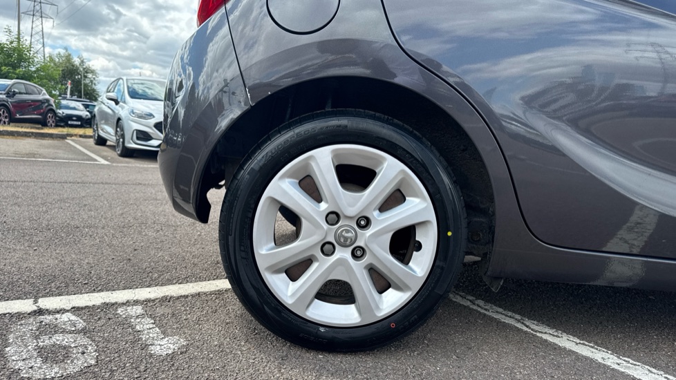 Vauxhall Viva 1.0 SE 5dr [A/C] Petrol Hatchback - Image 7