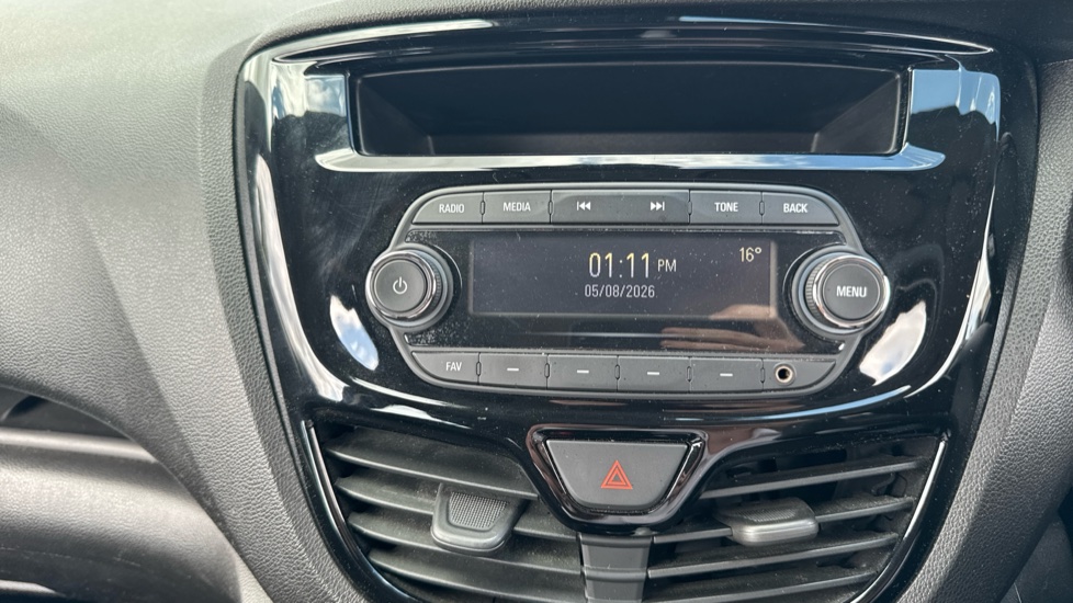 Vauxhall Viva 1.0 SE 5dr [A/C] Petrol Hatchback - Image 12