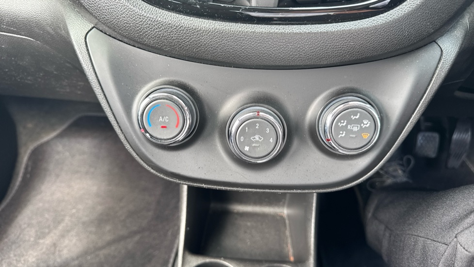 Vauxhall Viva 1.0 SE 5dr [A/C] Petrol Hatchback - Image 28