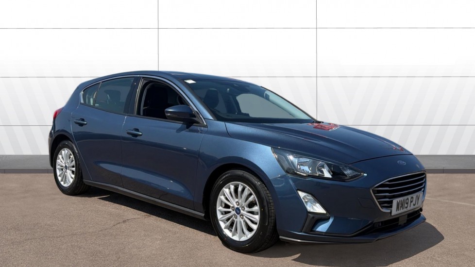 Ford Focus 1.0 EcoBoost 125 Titanium 5dr Auto Petrol Hatchback - Image 1