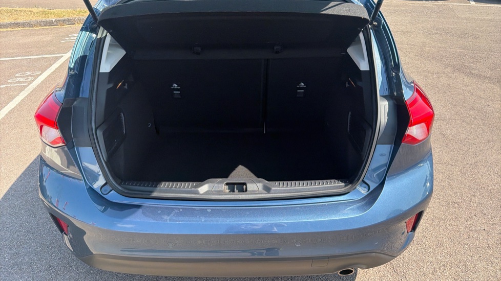 Ford Focus 1.0 EcoBoost 125 Titanium 5dr Auto Petrol Hatchback - Image 4