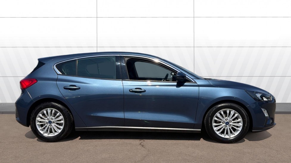 Ford Focus 1.0 EcoBoost 125 Titanium 5dr Auto Petrol Hatchback - Image 5
