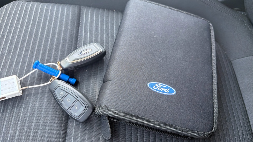 Ford Focus 1.0 EcoBoost 125 Titanium 5dr Auto Petrol Hatchback - Image 19