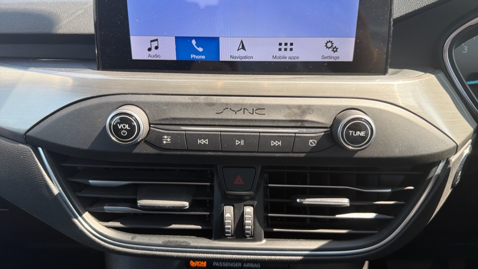 Ford Focus 1.0 EcoBoost 125 Titanium 5dr Auto Petrol Hatchback - Image 29