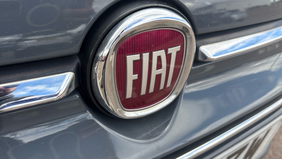 Fiat 500 1.2 Lounge 3dr Petrol Hatchback - Image 8