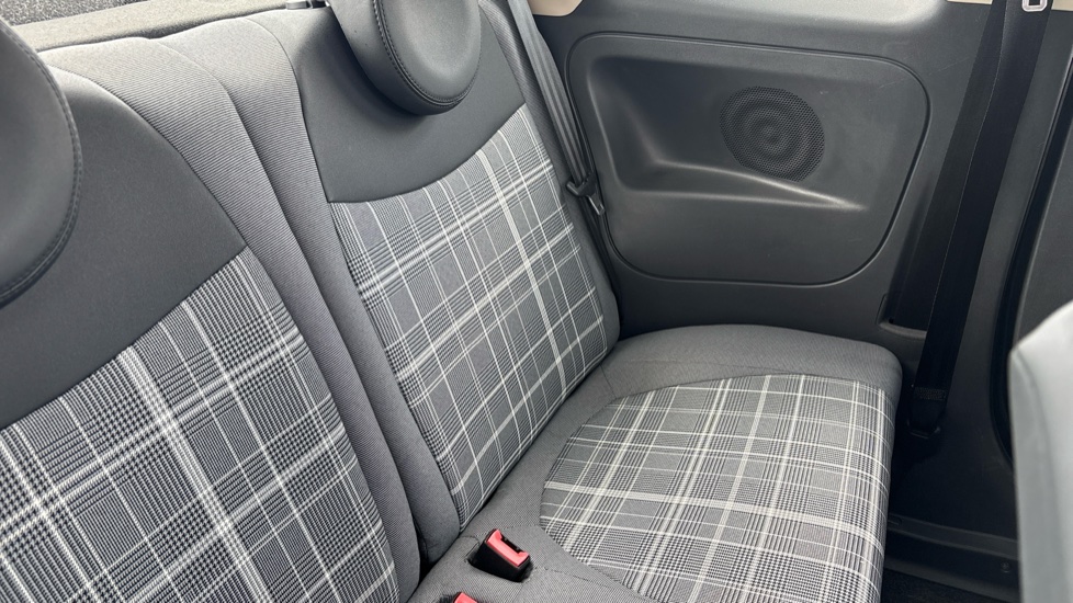 Fiat 500 1.2 Lounge 3dr Petrol Hatchback - Image 16