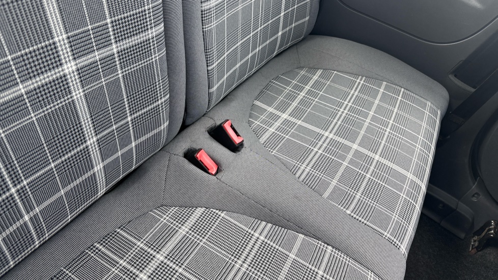 Fiat 500 1.2 Lounge 3dr Petrol Hatchback - Image 17