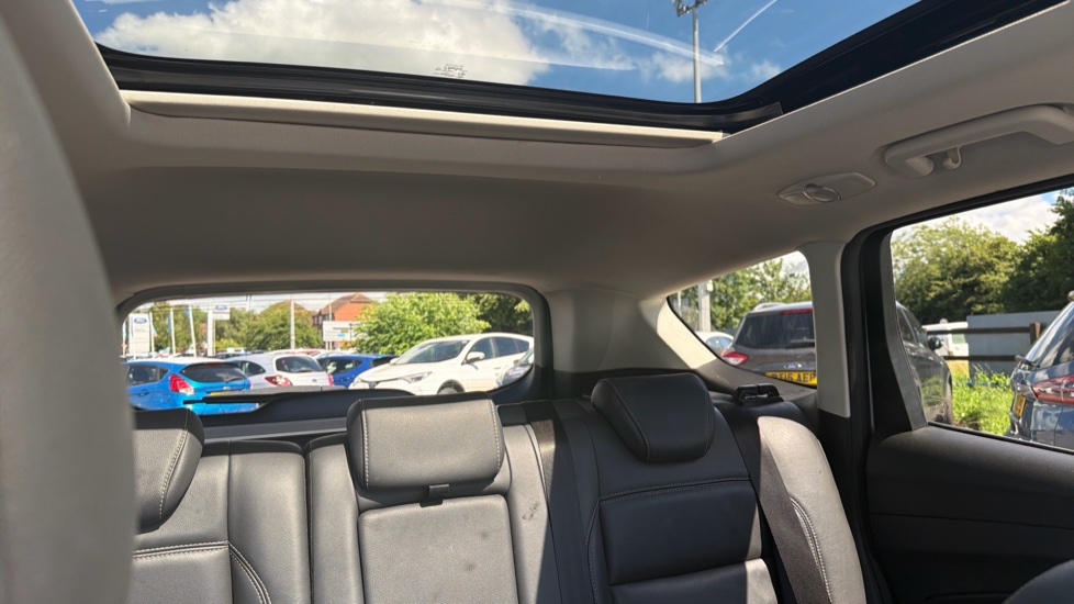 Ford Kuga 2.0 TDCi Titanium X Edition 5dr 2WD Diesel Estate - Image 39