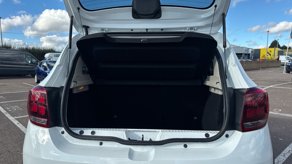 Dacia Sandero Stepway 0.9 TCe Laureate 5dr Petrol Hatchback - Image 4