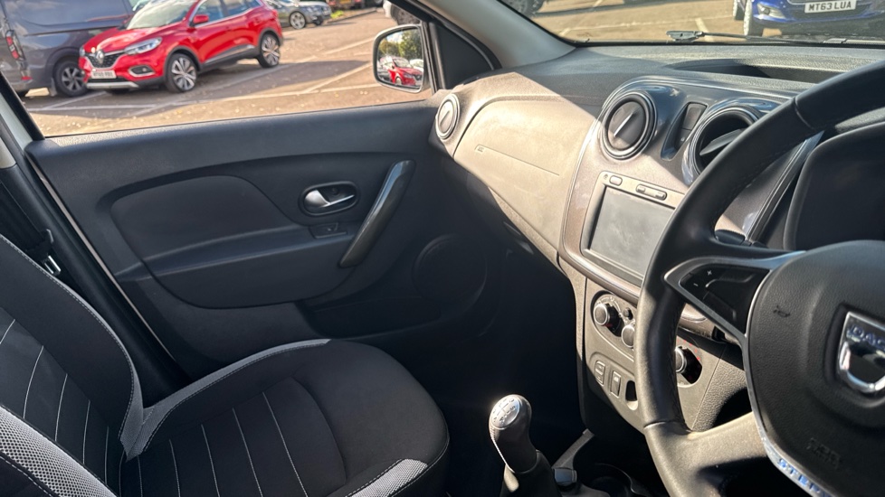 Dacia Sandero Stepway 0.9 TCe Laureate 5dr Petrol Hatchback - Image 14