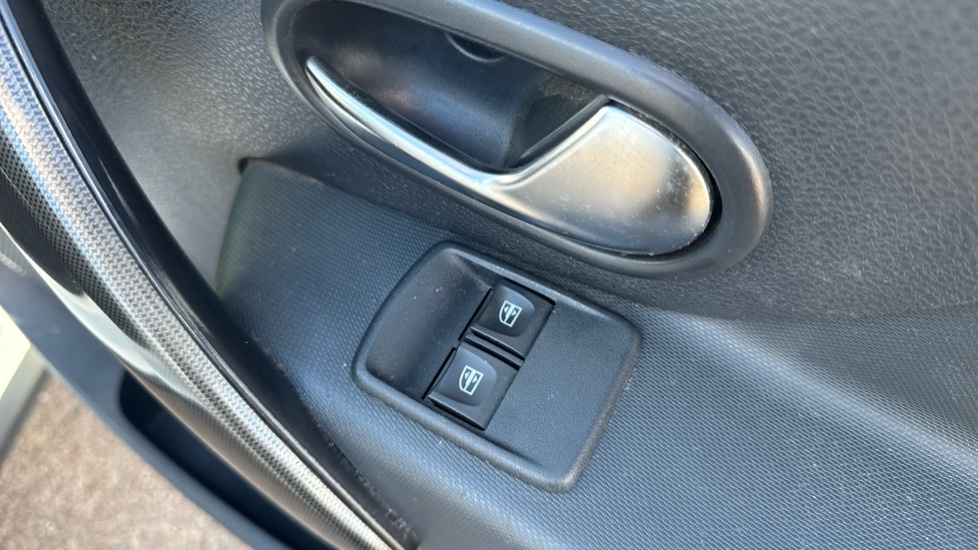 Dacia Sandero Stepway 0.9 TCe Laureate 5dr Petrol Hatchback - Image 22