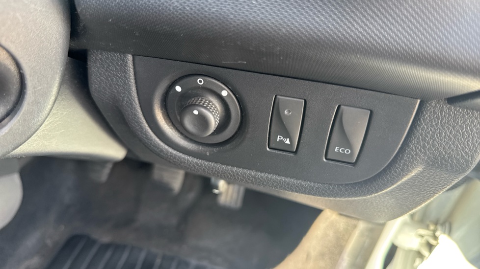 Dacia Sandero Stepway 0.9 TCe Laureate 5dr Petrol Hatchback - Image 23